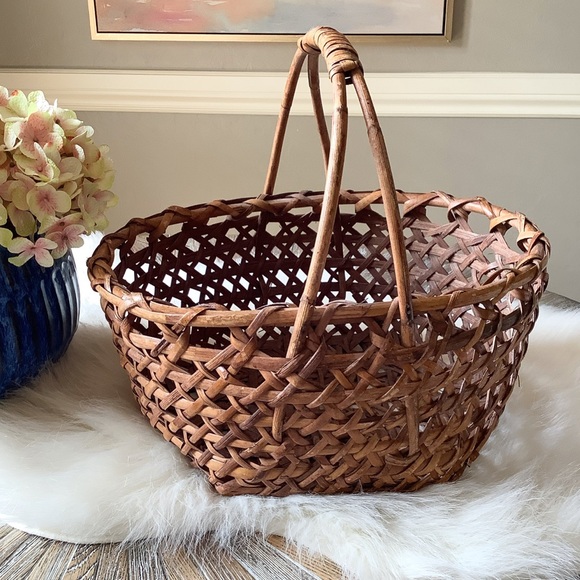 LARGE VINTAGE BASKET